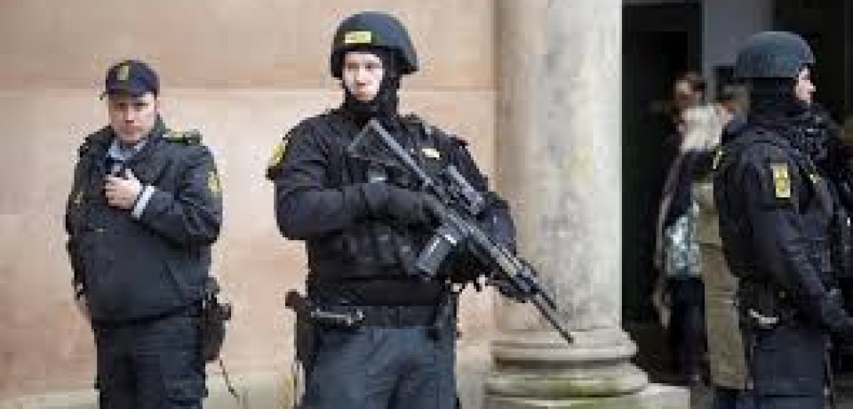Polícia dinamarquesa detém quatro supostos combatentes do Estado Islâmico