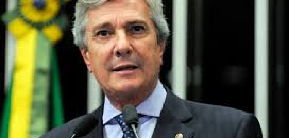 Collor apresenta a Temer plano de reconstrução nacional