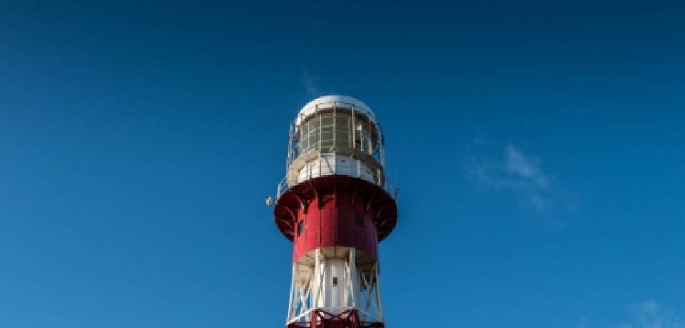 Pequim inaugura farol em ilha artificial no Mar da China