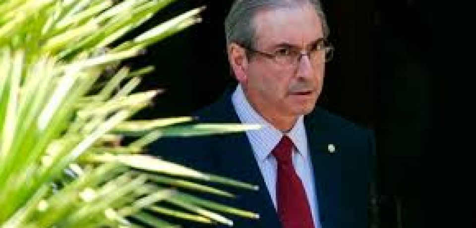 Cunha é afastado do cargo de deputado
