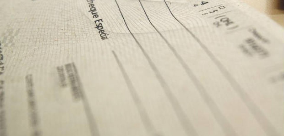 Taxa de juros do cheque especial chega ao recorde de 308,7% ao ano