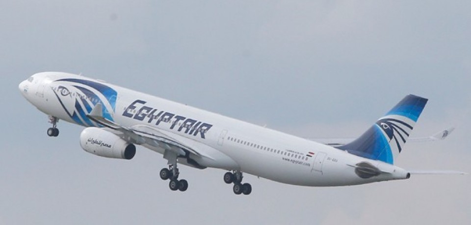 Com suspeita de bomba, avião da EgyptAir pousa no Uzbequistão