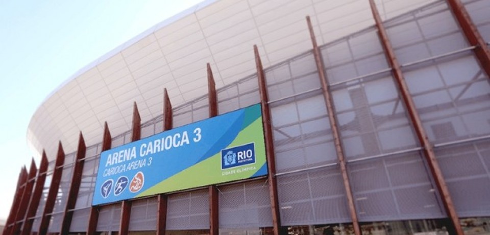 Balão cai no teto da Arena Carioca 3, no Parque Olímpico