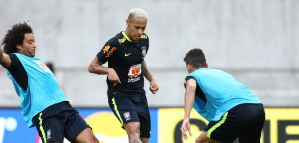 Treino aberto da seleção brasileira em Manaus arrecada 15 toneladas de alimentos