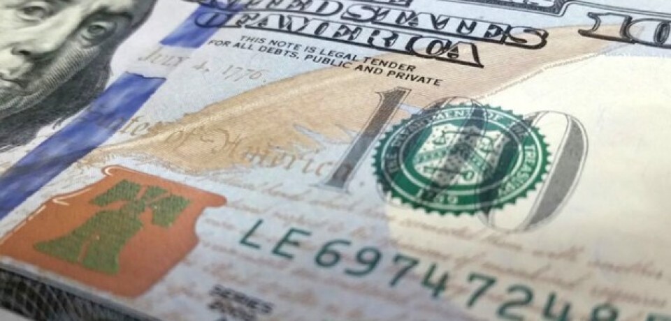 Dólar opera em queda à espera de votação da PEC dos gastos