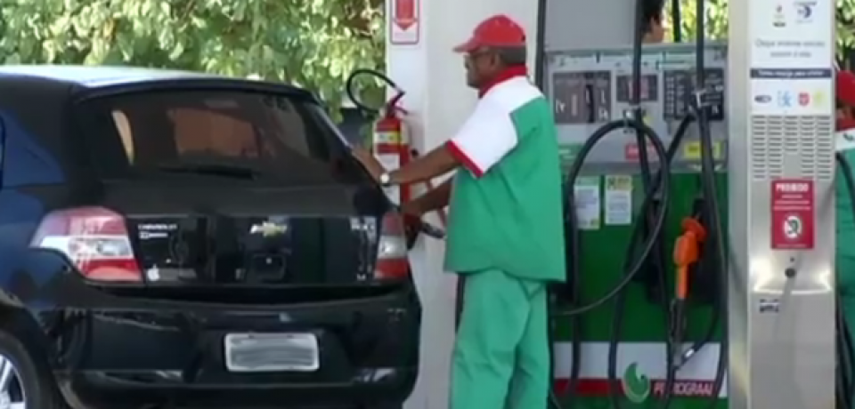Queda no preço médio da gasolina na semana não chega a 1 centavo
