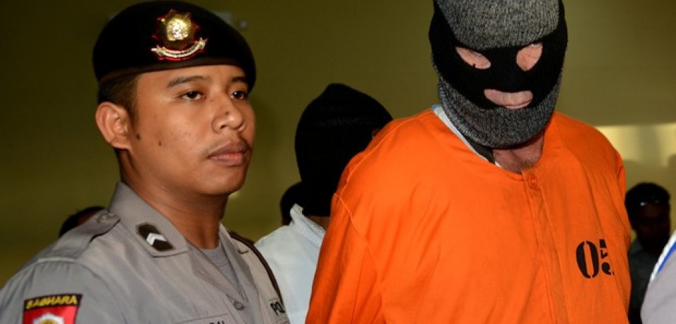 Jornalista britânico é preso por posse de haxixe na Indonésia