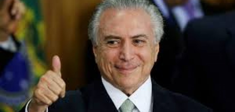 Temer exonera dois ministros para votarem a favor da PEC dos gastos