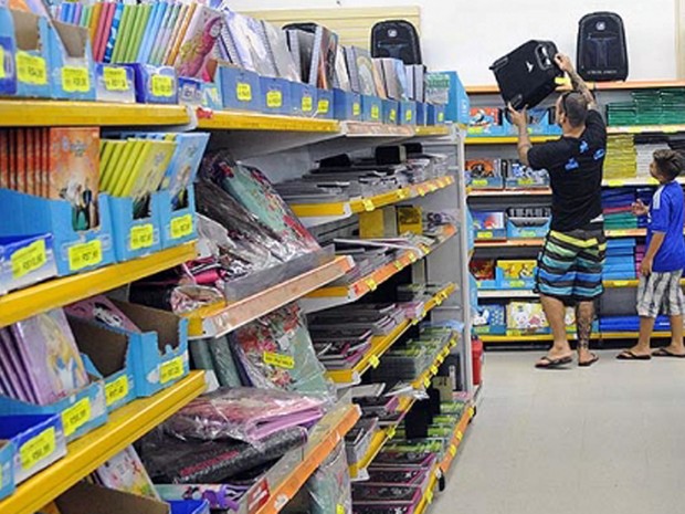Procon-PE alerta pais para o que é proibido na lista de material escolar